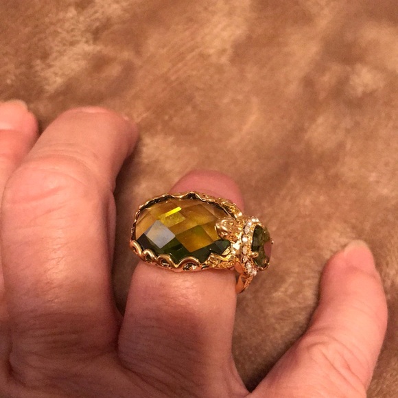 Jewelry - ❌SOLD❌ Bundle only 🌼Unique turtle ring🌼